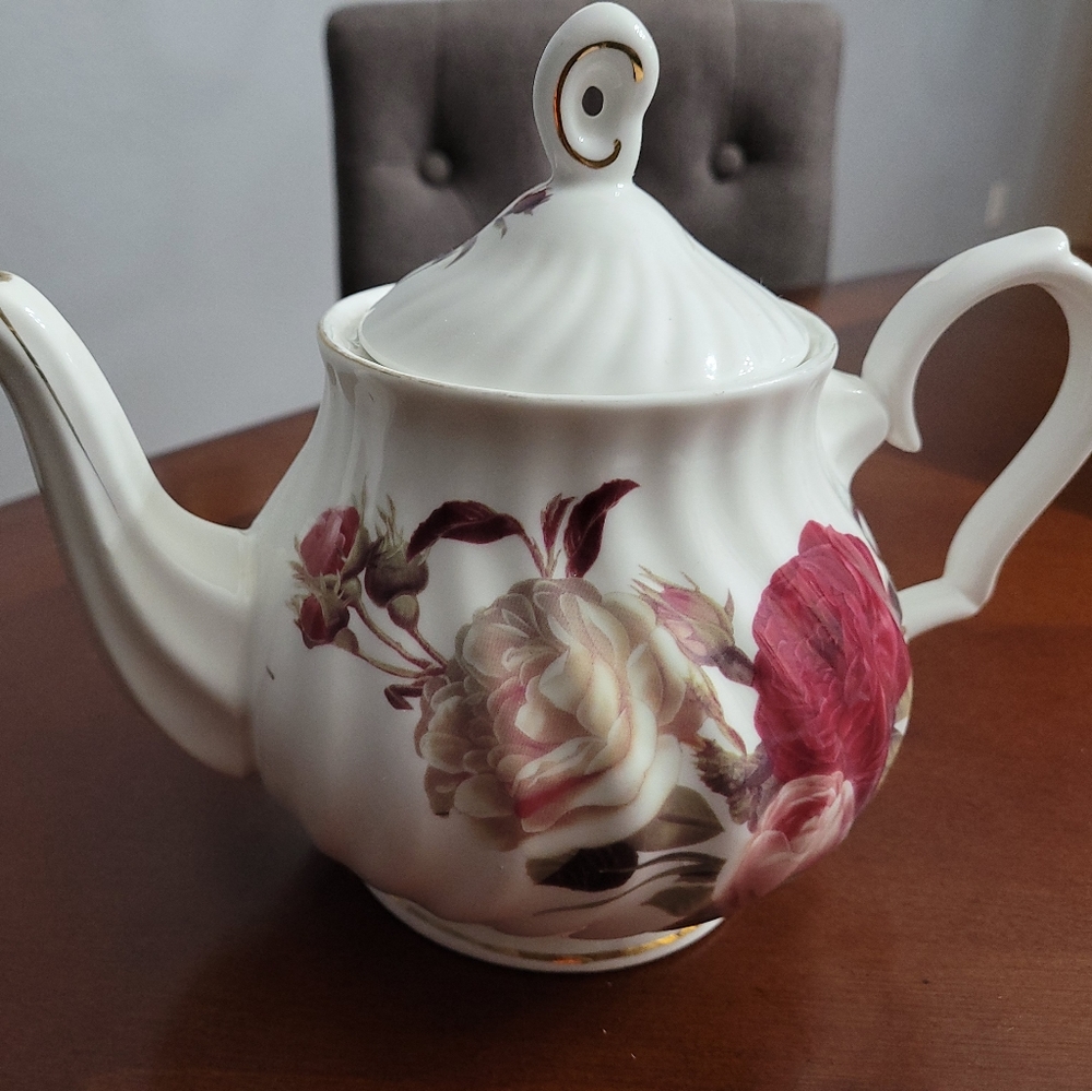 Teapot - Picture 5 of 11